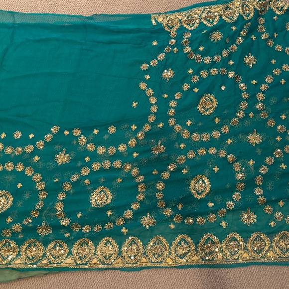 Vintage Saree - Picture 4 of 4
